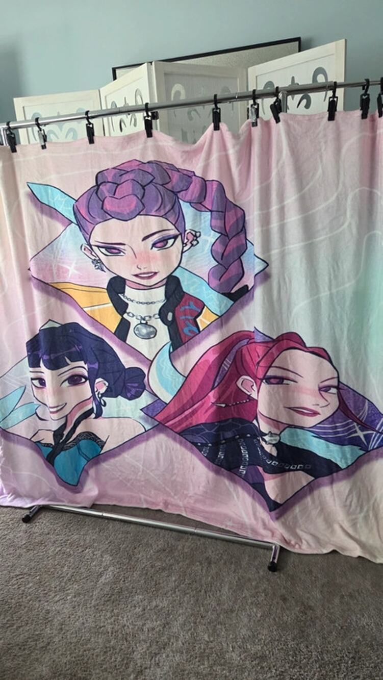 K-Pop Rumi Mira Zoey Blanket 60x80 Plush Fleece Throw Pink Purple Anime NWOT